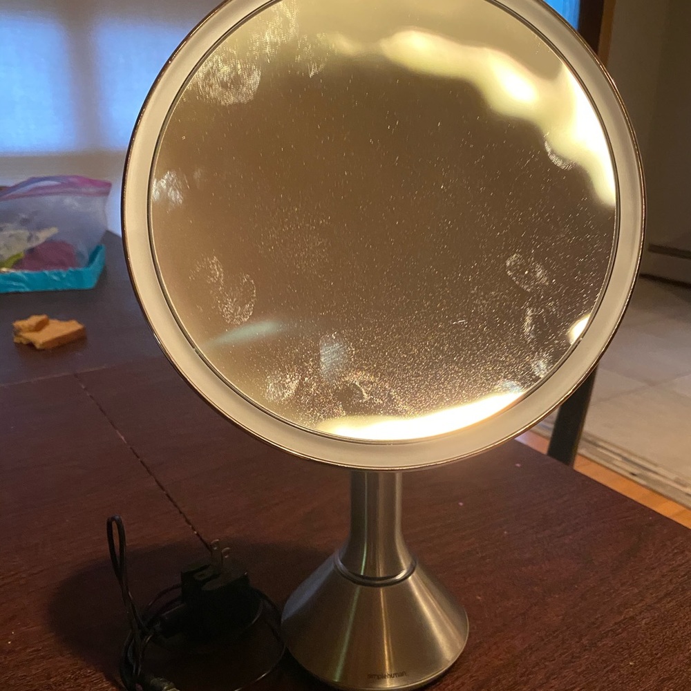 Simple human mirror